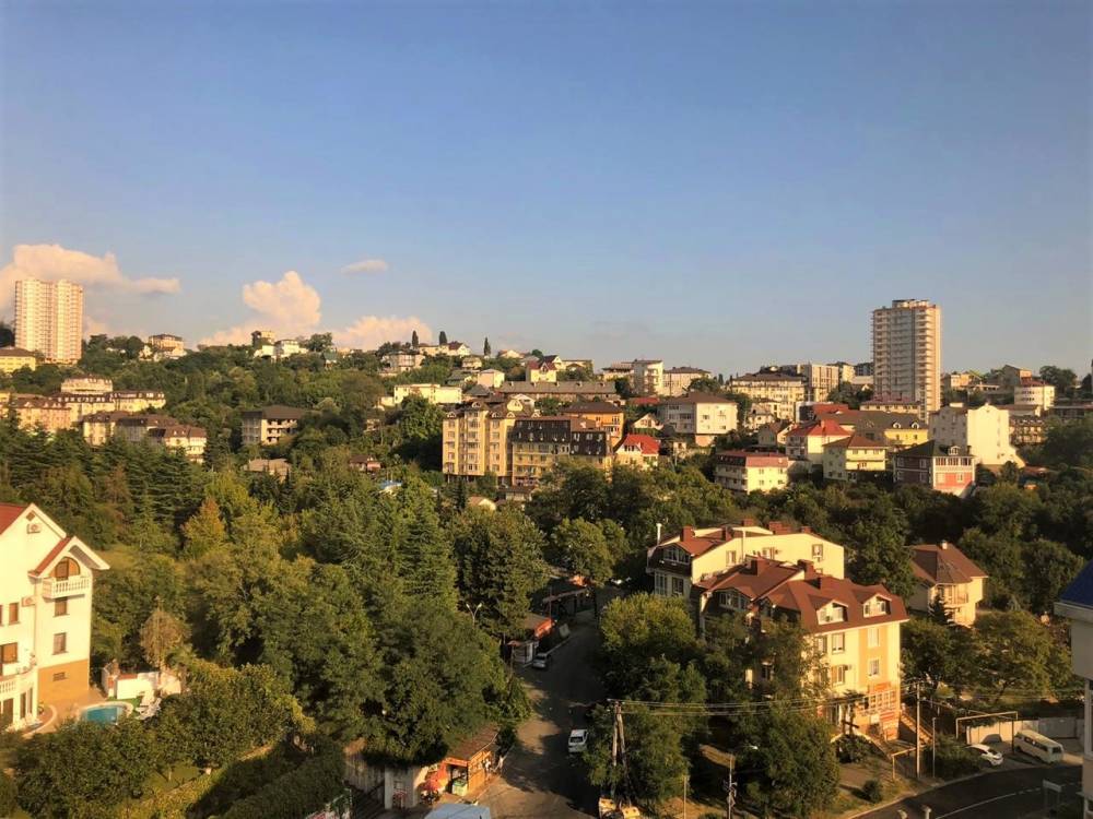 Вид из квартиры на город